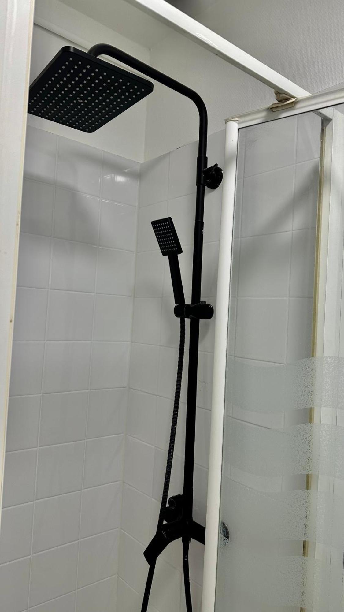 Le Bord De La Loire - Avec Salle De Bains Commune Apartment *